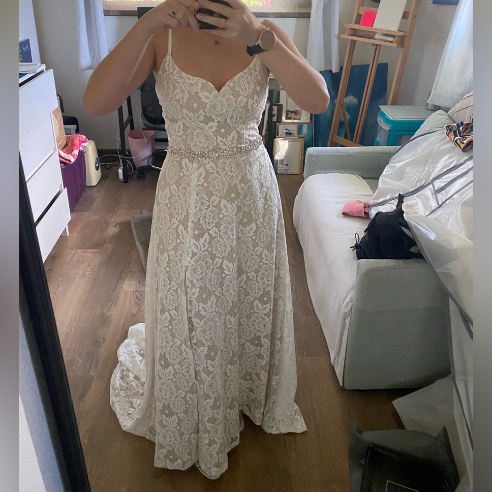 floral lace open back wedding dress with pockets!